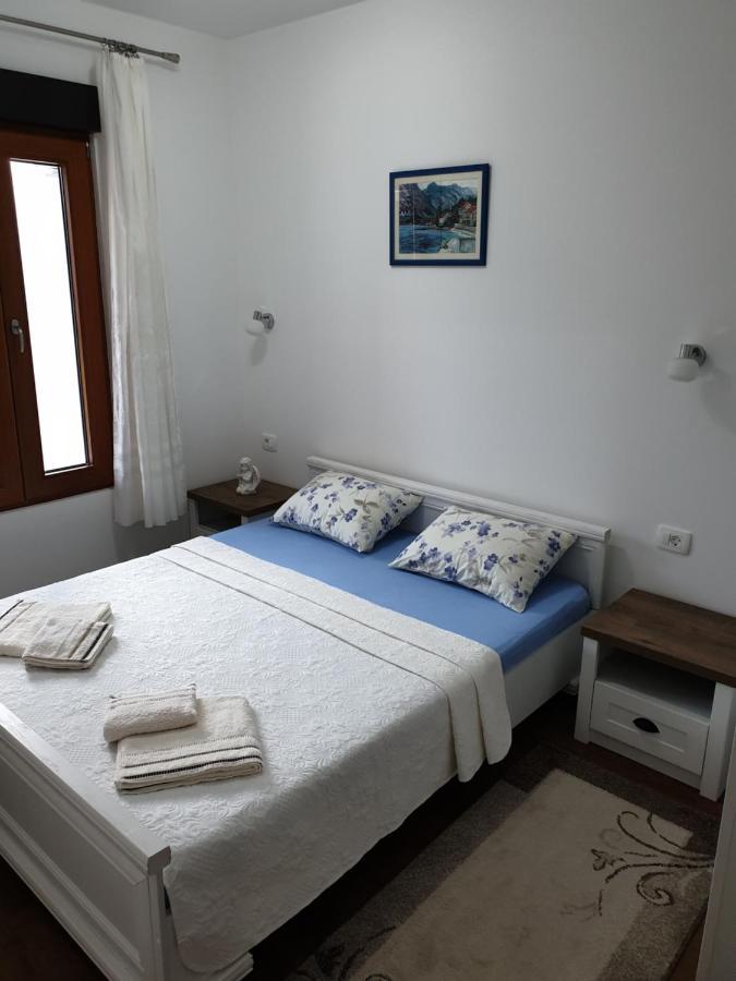 Apartment Marta 2 Kotor Luaran gambar